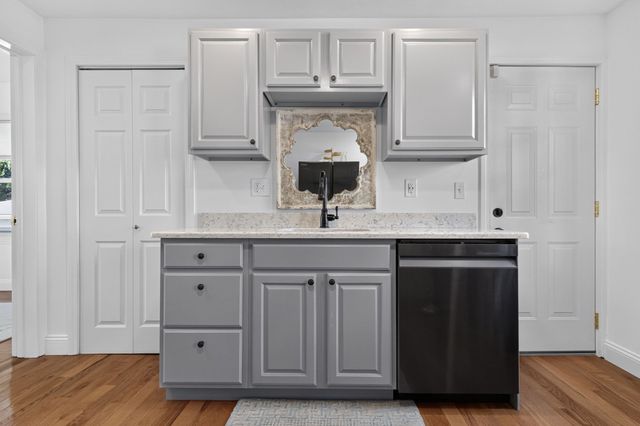 41 Harrington Ave 41, Quincy, MA 02169