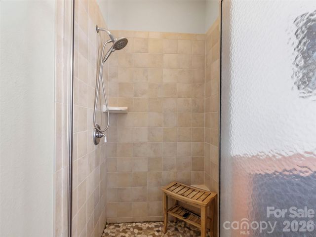 61 Creekside Way G-101, Burnsville, NC 28714