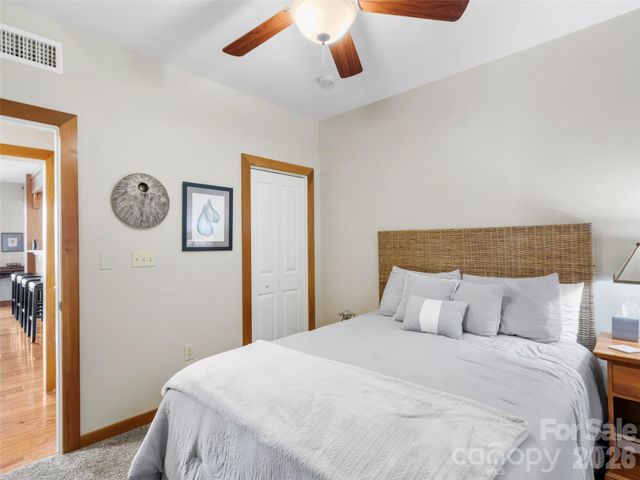 61 Creekside Way G-101, Burnsville, NC 28714