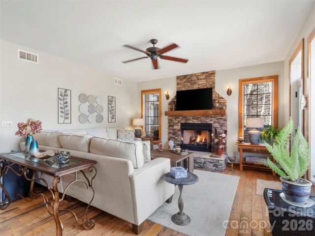 61 Creekside Way G-101, Burnsville, NC 28714