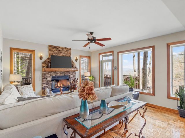 61 Creekside Way G-101, Burnsville, NC 28714