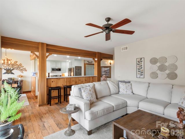 61 Creekside Way G-101, Burnsville, NC 28714