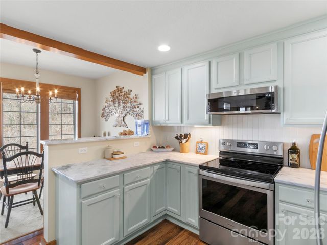61 Creekside Way G-101, Burnsville, NC 28714