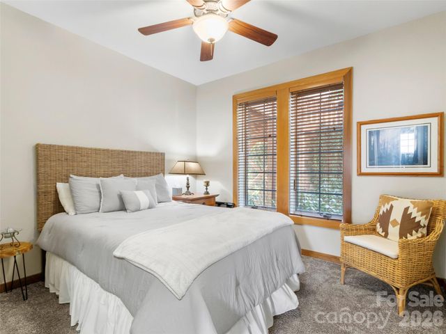 61 Creekside Way G-101, Burnsville, NC 28714