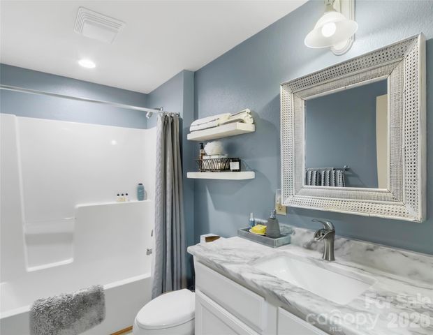 61 Creekside Way G-101, Burnsville, NC 28714