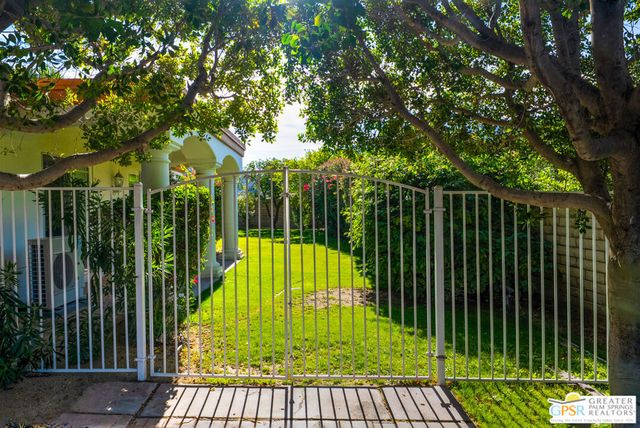 1019 Andreas Palms Drive, Palm Springs, CA 92264