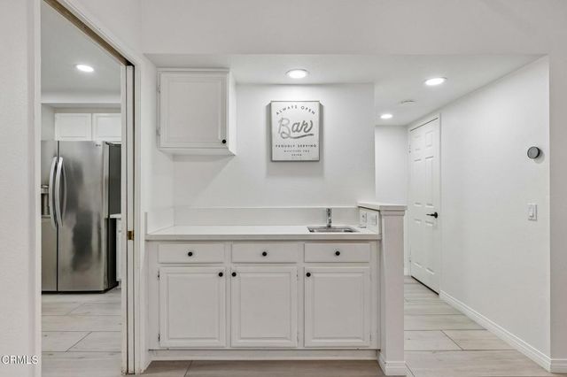 390 Country Club Drive B, Simi Valley, CA 93065