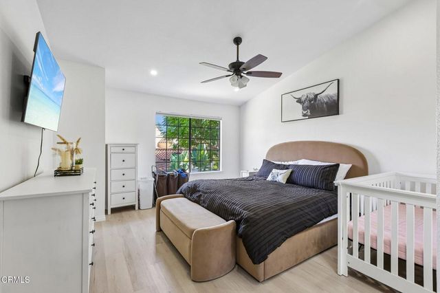 390 Country Club Drive B, Simi Valley, CA 93065