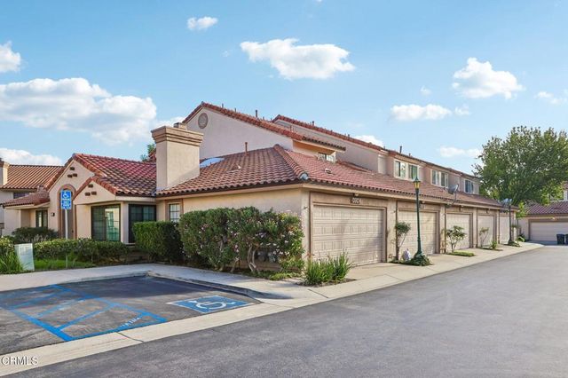 390 Country Club Drive B, Simi Valley, CA 93065