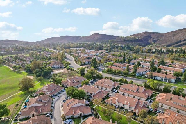 390 Country Club Drive B, Simi Valley, CA 93065