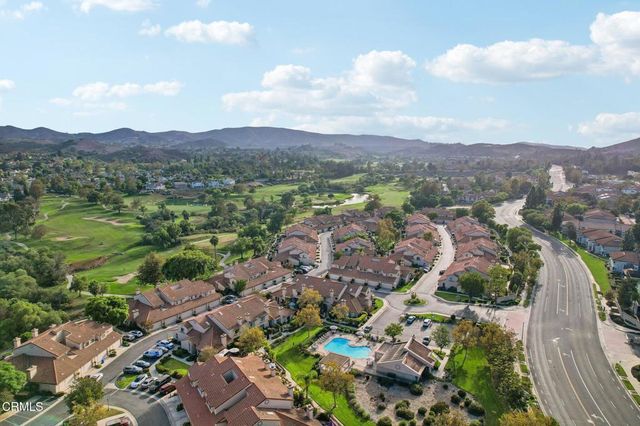390 Country Club Drive B, Simi Valley, CA 93065