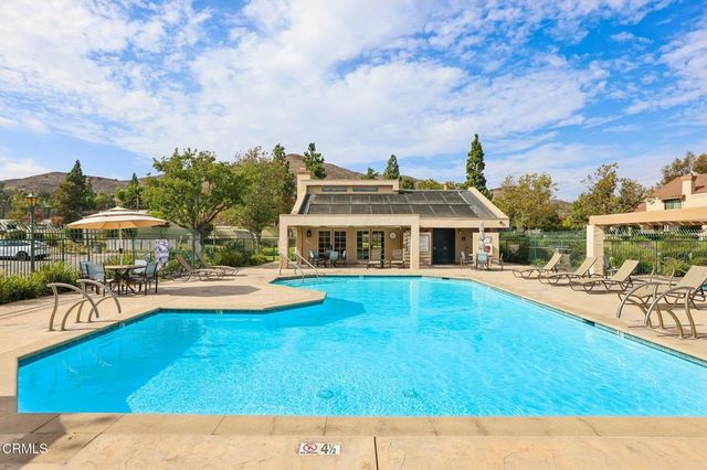 390 Country Club Drive B, Simi Valley, CA 93065