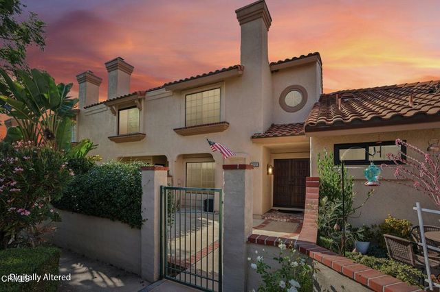 390 Country Club Drive B, Simi Valley, CA 93065