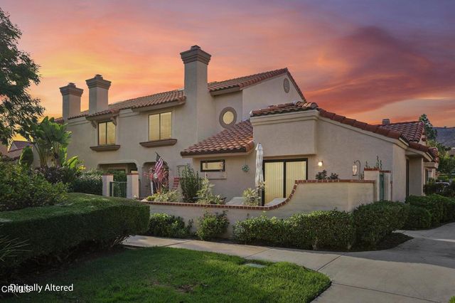 390 Country Club Drive B, Simi Valley, CA 93065