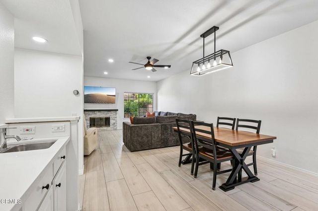 390 Country Club Drive B, Simi Valley, CA 93065