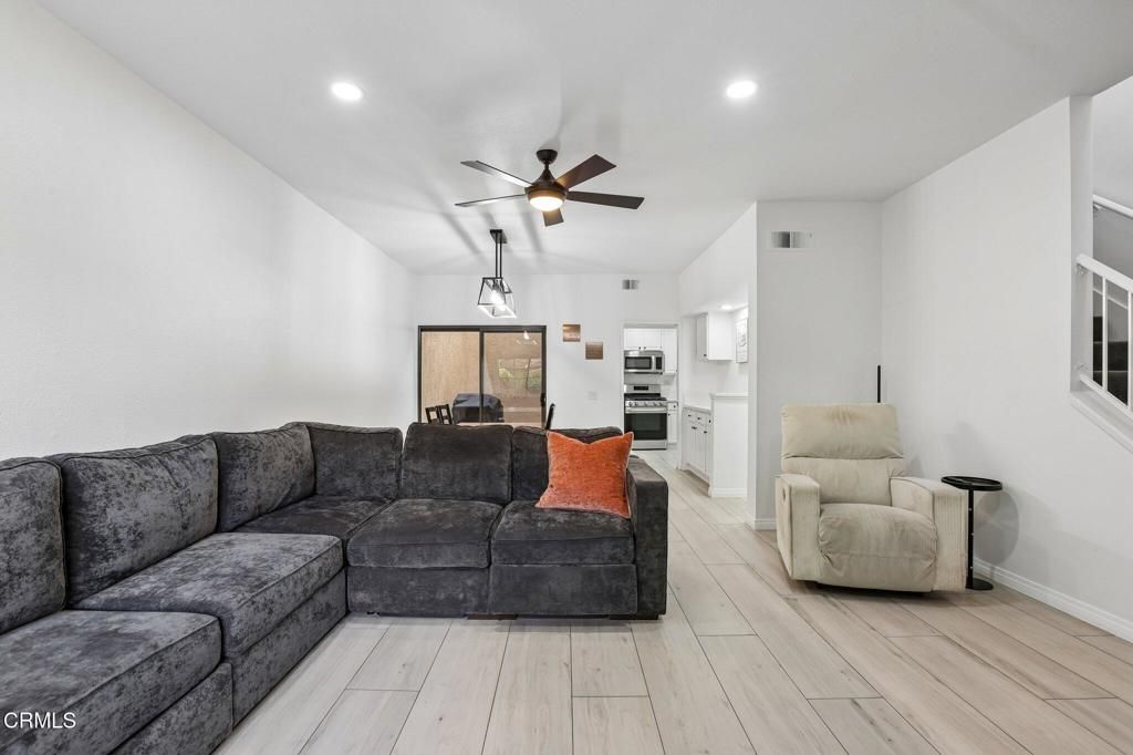 390 Country Club Drive B, Simi Valley, CA 93065 — photo 4
