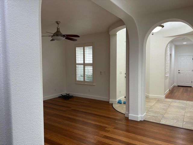 5648 John Runge St, Sacramento, CA 95835