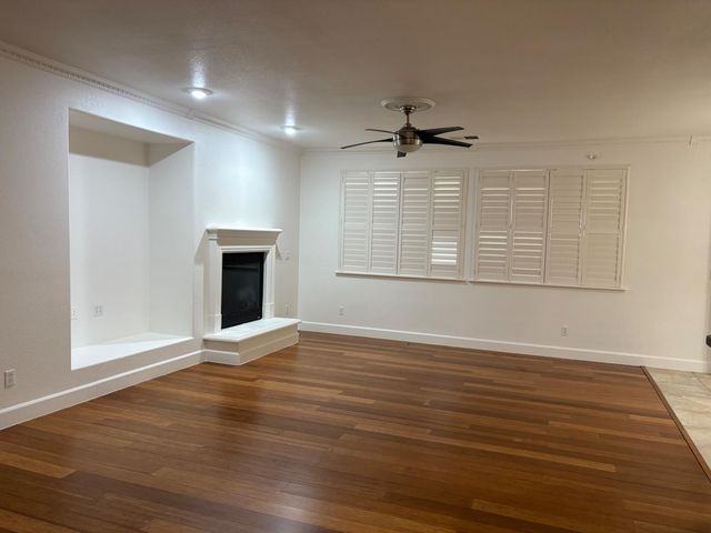 5648 John Runge St, Sacramento, CA 95835