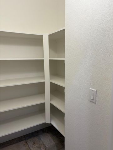 5648 John Runge St, Sacramento, CA 95835