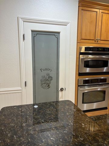 5648 John Runge St, Sacramento, CA 95835