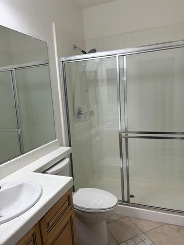 5648 John Runge St, Sacramento, CA 95835