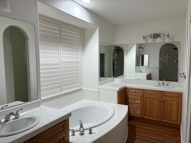 5648 John Runge St, Sacramento, CA 95835