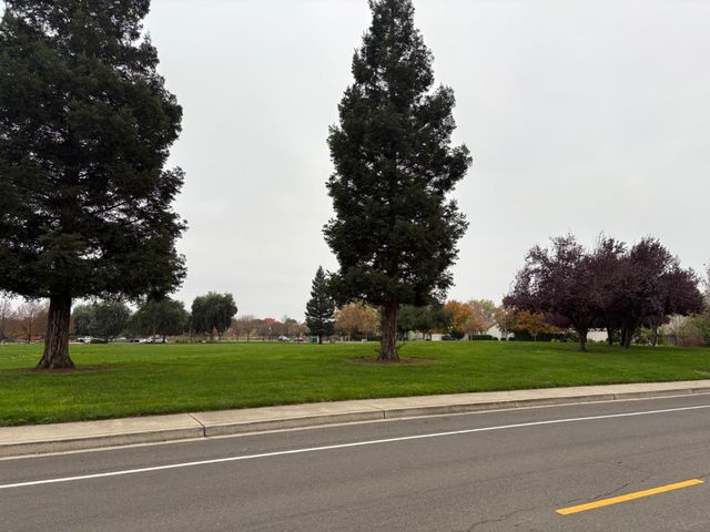 5648 John Runge St, Sacramento, CA 95835