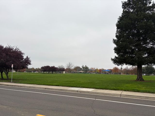 5648 John Runge St, Sacramento, CA 95835