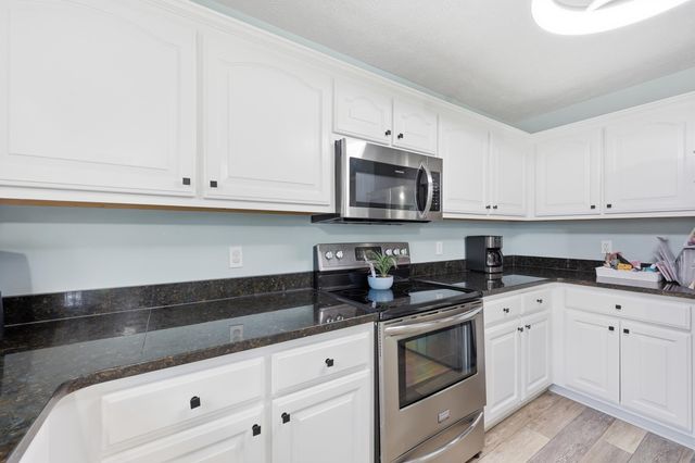 803 Golden Eagle Dr., Conway, SC 29527