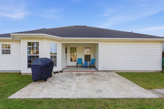 803 Golden Eagle Dr., Conway, SC 29527