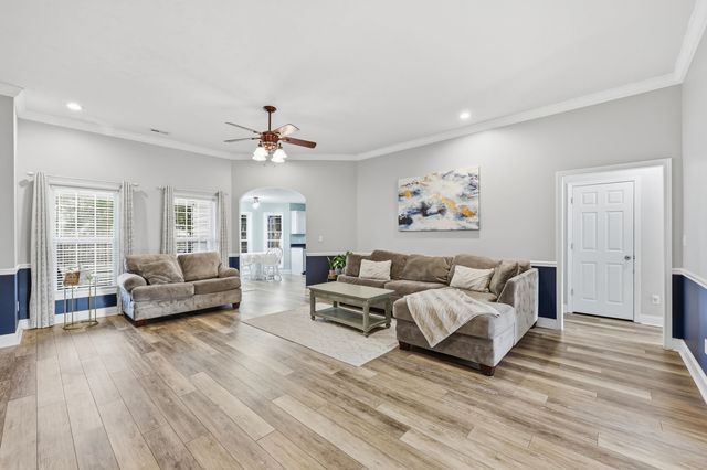 803 Golden Eagle Dr., Conway, SC 29527