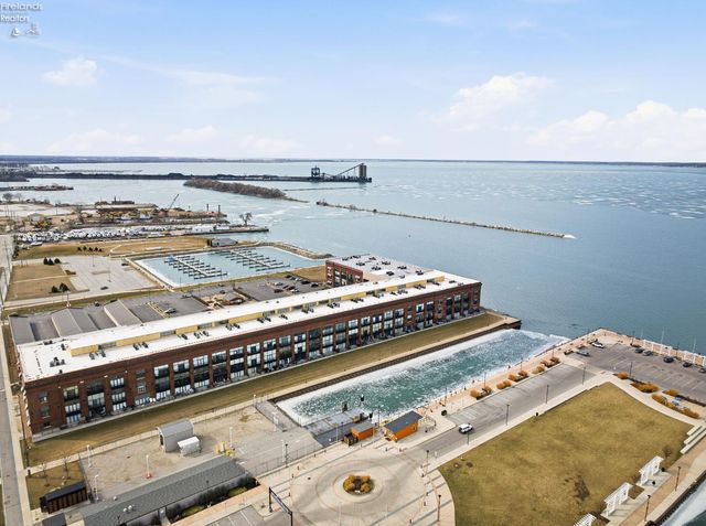 401 W Shoreline Dr Unit 267, Sandusky, OH 44870