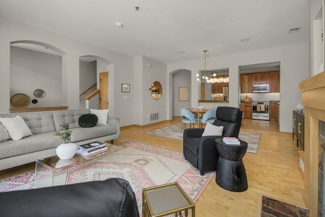 190 Elm Street, Saint Paul, MN 55102