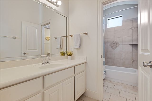 7701 Oak Creek Lane, Denton, TX 76208