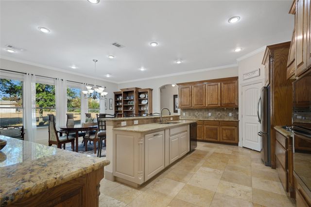 7701 Oak Creek Lane, Denton, TX 76208