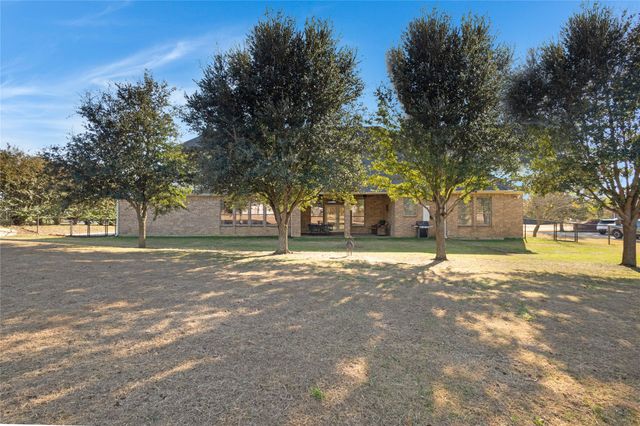 7701 Oak Creek Lane, Denton, TX 76208