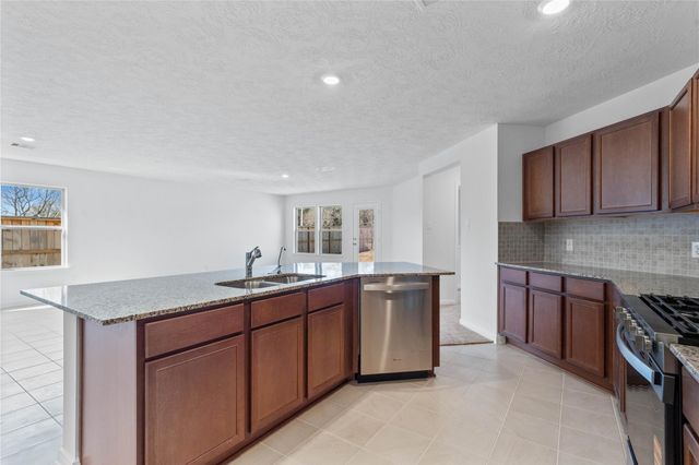 826 Imperial Loop, Alvin, TX 77511