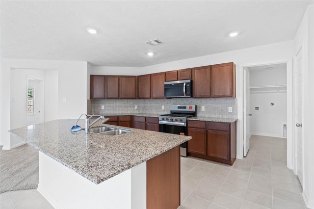 826 Imperial Loop, Alvin, TX 77511