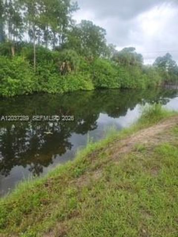 437 Naples AVE S, Lehigh Acres, FL 33974