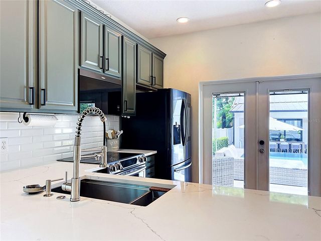 2738 PEPPER LN, Orlando, FL 32812