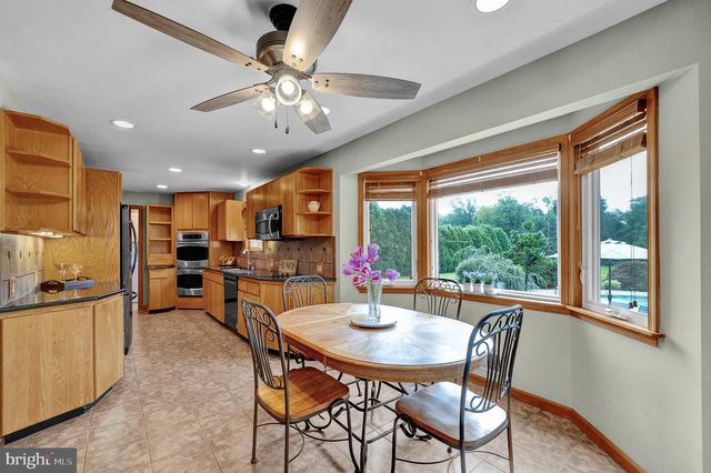 72 OLD YORK RD, Chesterfield, NJ 08515