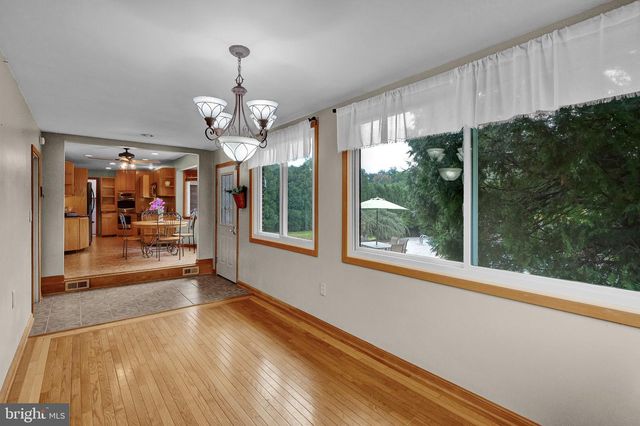 72 OLD YORK RD, Chesterfield, NJ 08515