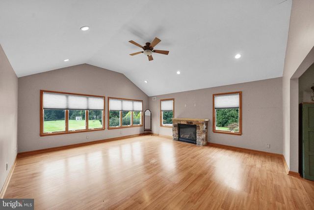 72 OLD YORK RD, Chesterfield, NJ 08515