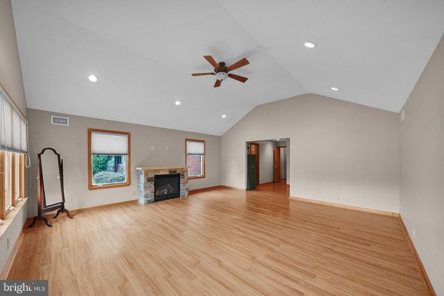 72 OLD YORK RD, Chesterfield, NJ 08515