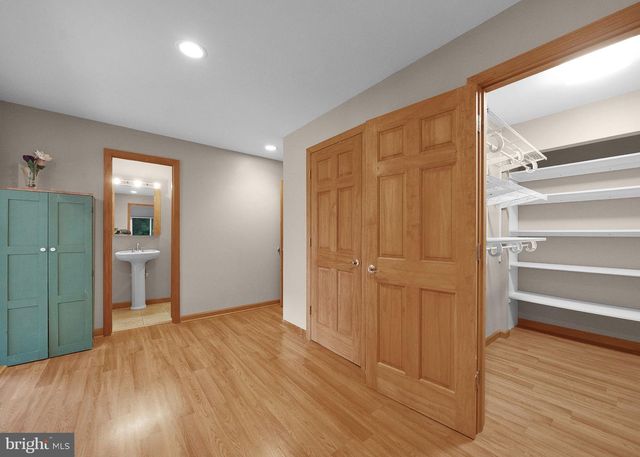 72 OLD YORK RD, Chesterfield, NJ 08515