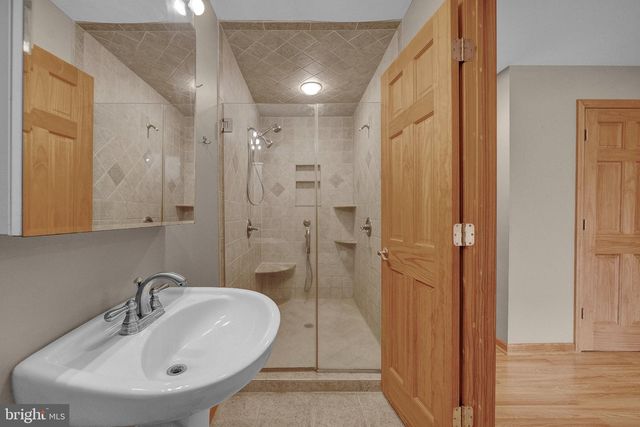 72 OLD YORK RD, Chesterfield, NJ 08515