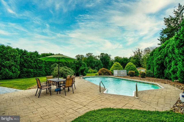 72 OLD YORK RD, Chesterfield, NJ 08515