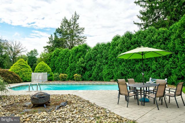 72 OLD YORK RD, Chesterfield, NJ 08515
