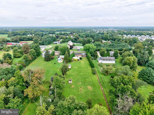 72 OLD YORK RD, Chesterfield, NJ 08515
