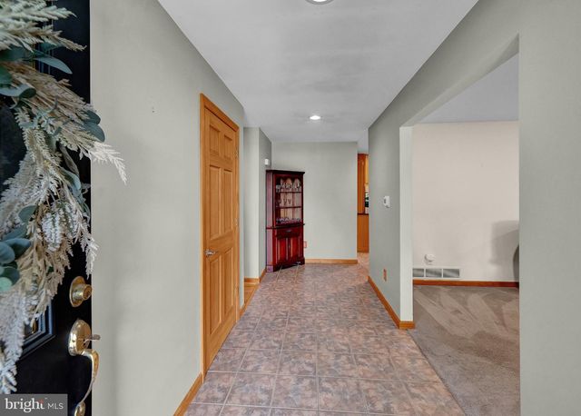 72 OLD YORK RD, Chesterfield, NJ 08515